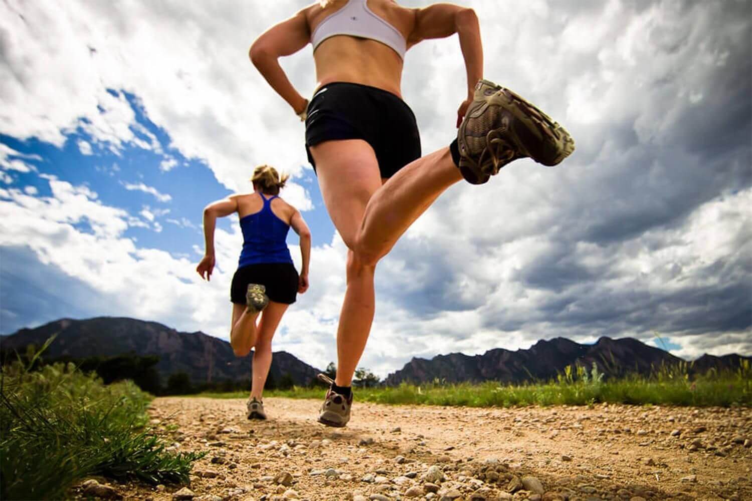 Самые сильные о здоровье себе. Спортивные люди. Занимайтесь спортом. Занятие спортом бег. Активный образ жизни.